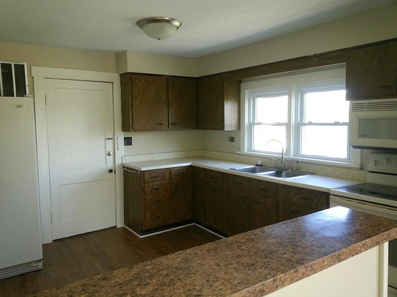 1440 S Main St, Upland, IN 46989 photo 3