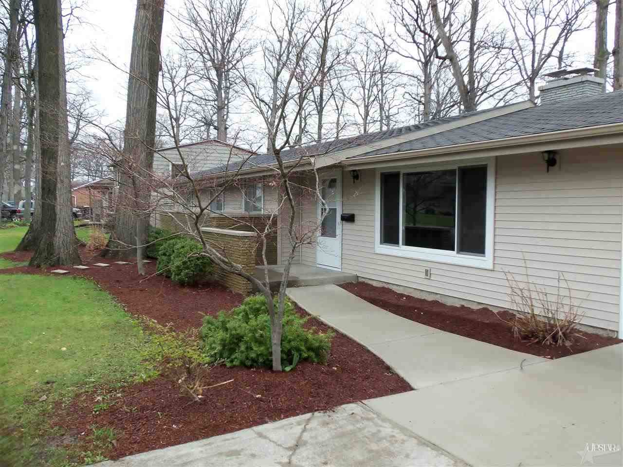 4504 Highwood Dr, Fort Wayne, IN 46815 photo 3
