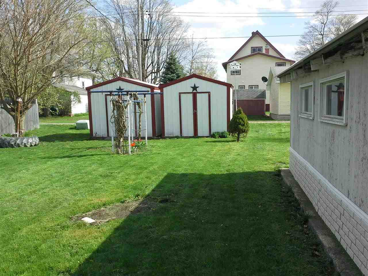 109 E Lincoln St, Kentland, IN 47951 photo 4