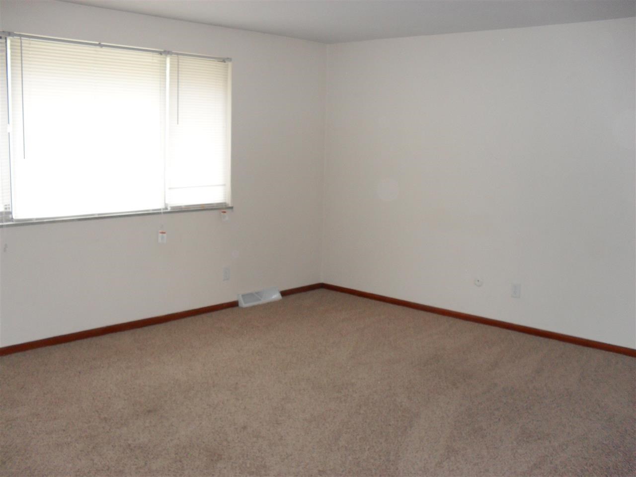 702 Prather St, Burlington, IN 46915 photo 4