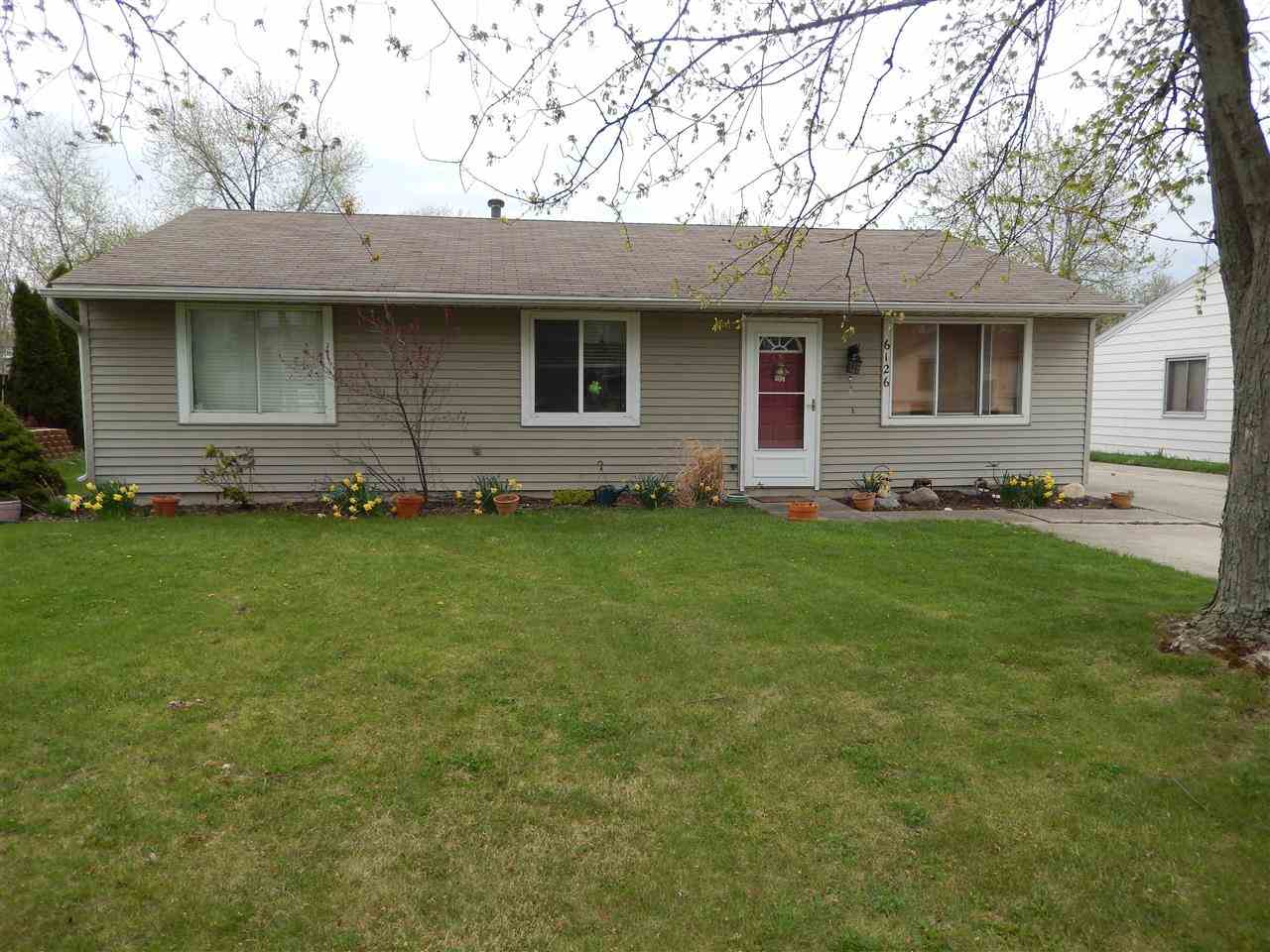 6126 Becker Dr, Fort Wayne, IN 46835 photo 1