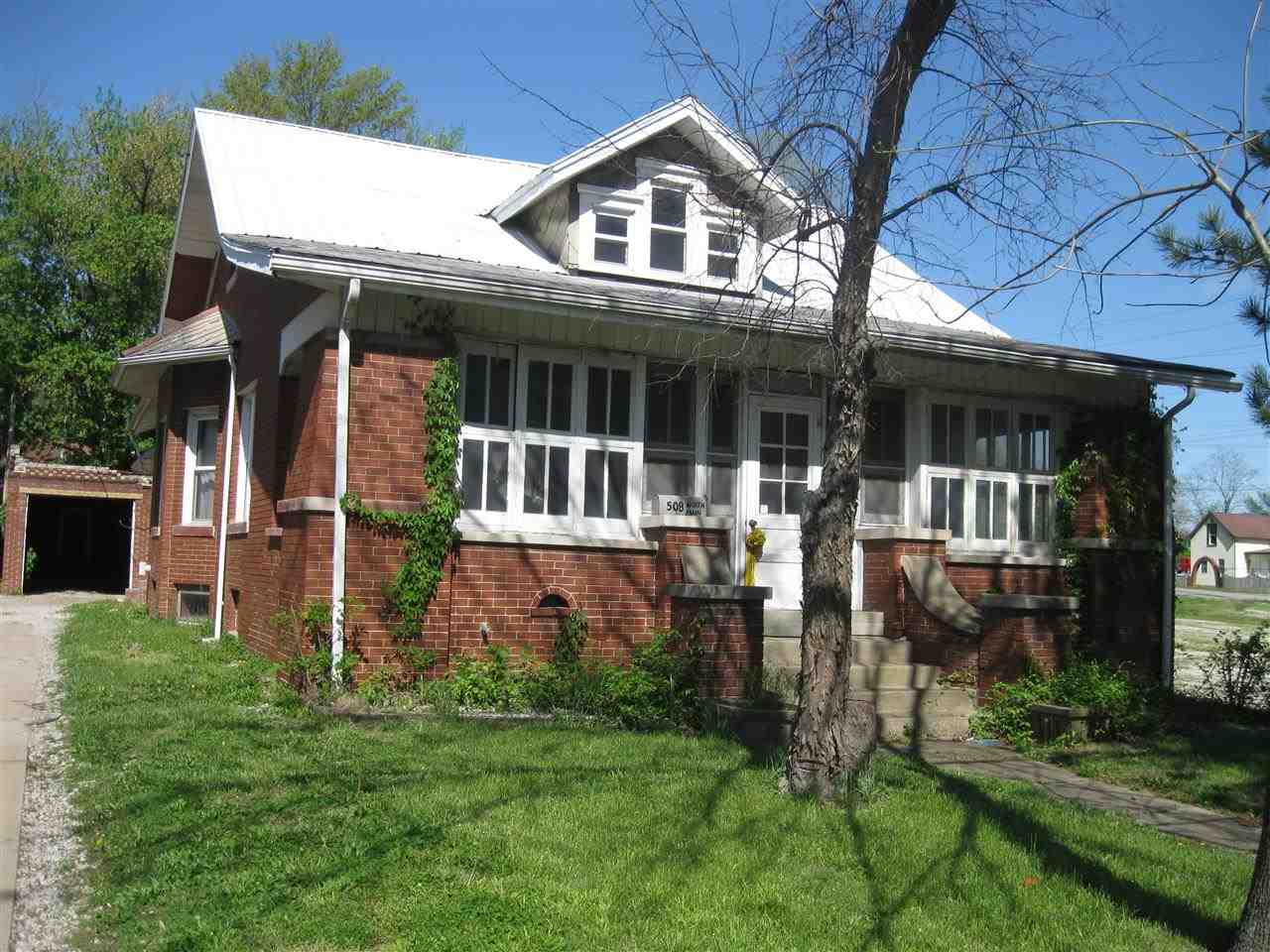 508 N Main St, Huntingburg, IN 47542 photo 1