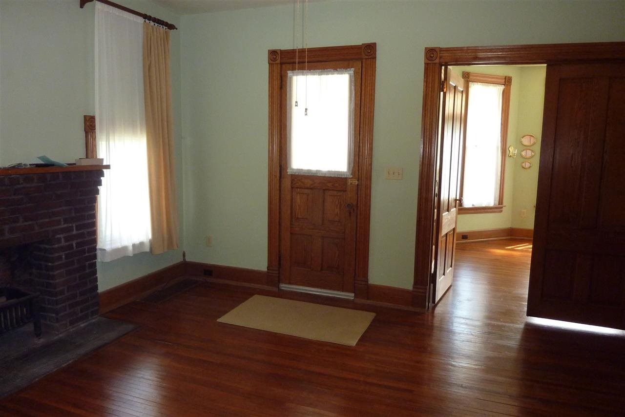 218 W 8th St, Rochester, IN 46975 photo 4