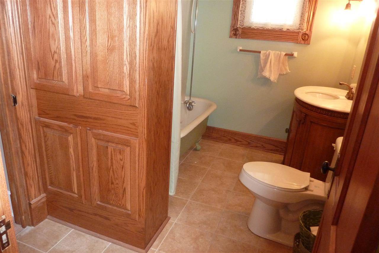 218 W 8th St, Rochester, IN 46975 photo 7
