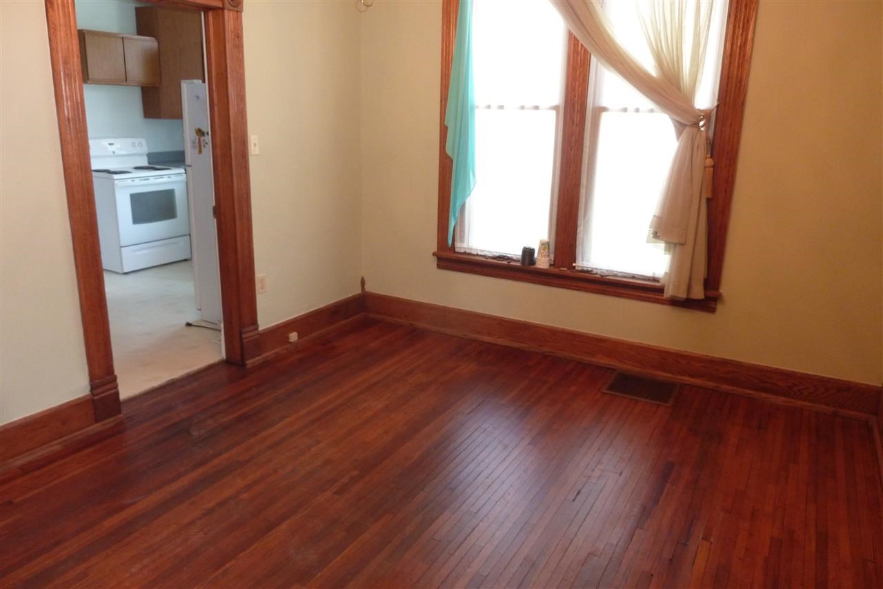 218 W 8th St, Rochester, IN 46975 photo 5