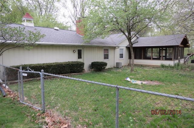 1107 Orchard Pl, Frankfort, IN 46041 photo 3