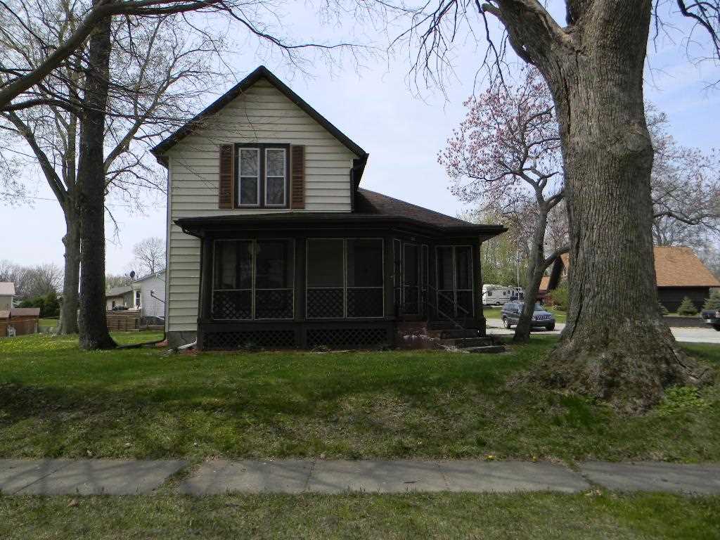 710 Hawpatch St, Lagrange, IN 46761 photo 2