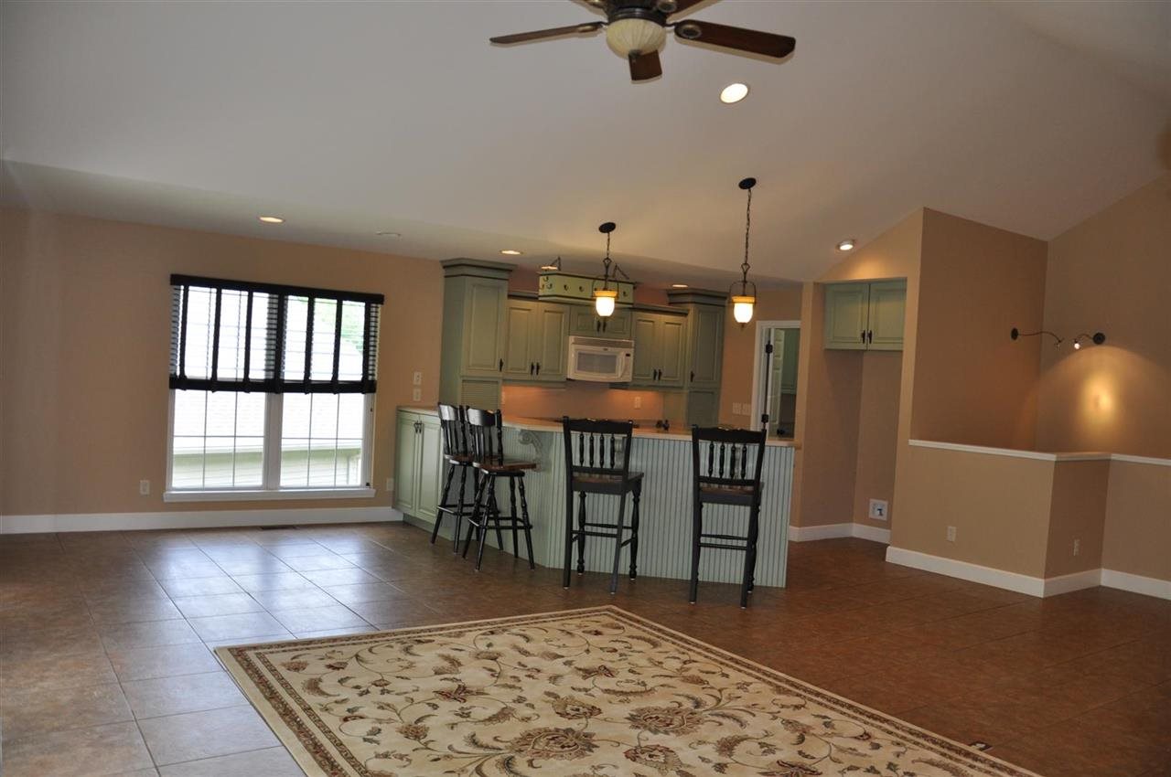 3126 Fawn Hill Dr, Evansville, IN 47711 photo 4