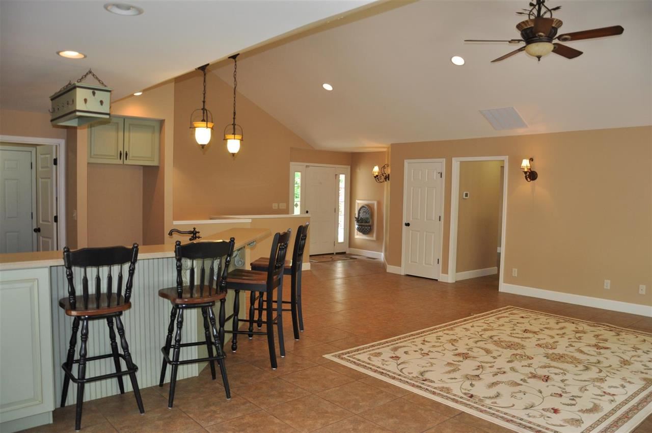 3126 Fawn Hill Dr, Evansville, IN 47711 photo 2