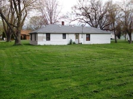 1065 E Centennial St, Nappanee, IN 46550 photo 4