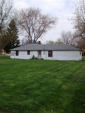 1065 E Centennial St, Nappanee, IN 46550 photo 2
