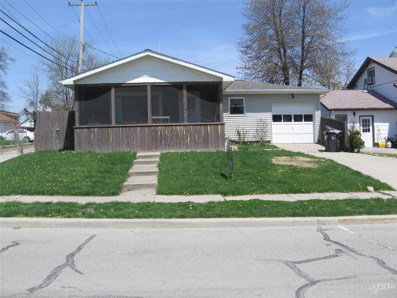 208 W Ellsworth St, Columbia City, IN 46725 photo 1