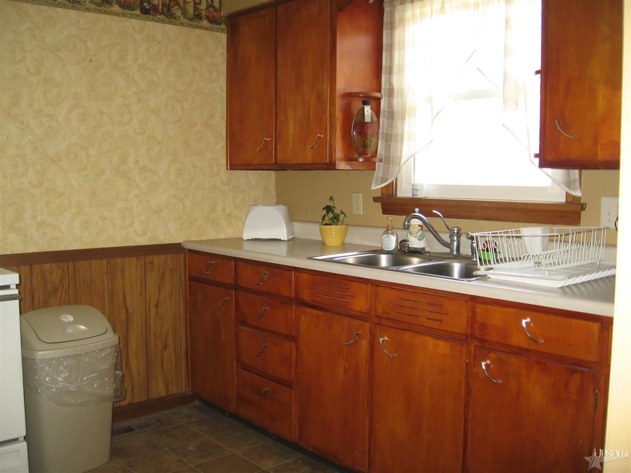 208 W Ellsworth St, Columbia City, IN 46725 photo 7