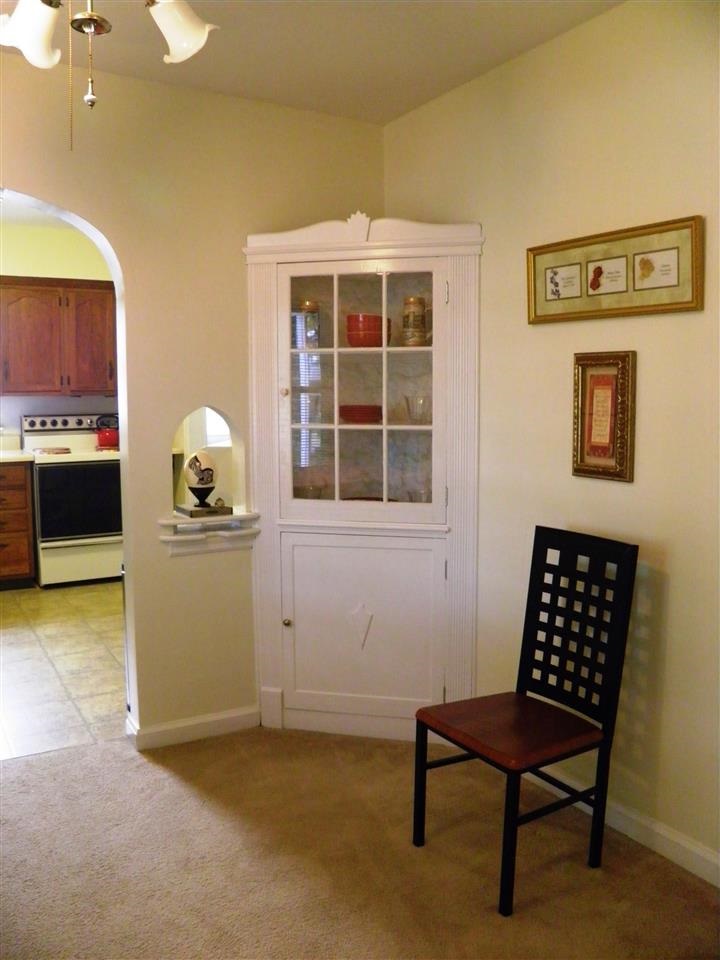 1021 N Spring St, Evansville, IN 47711 photo 9