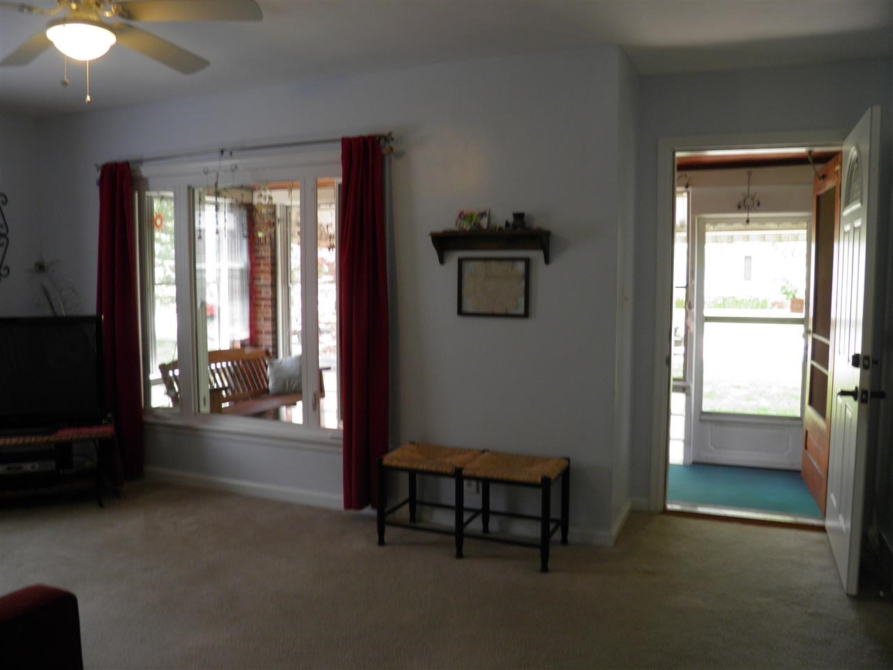 1021 N Spring St, Evansville, IN 47711 photo 13