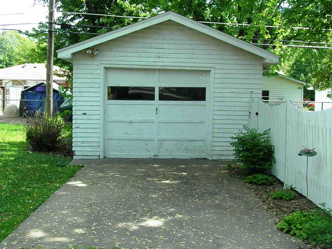 1021 N Spring St, Evansville, IN 47711 photo 28