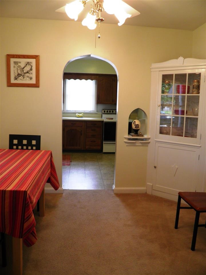 1021 N Spring St, Evansville, IN 47711 photo 8
