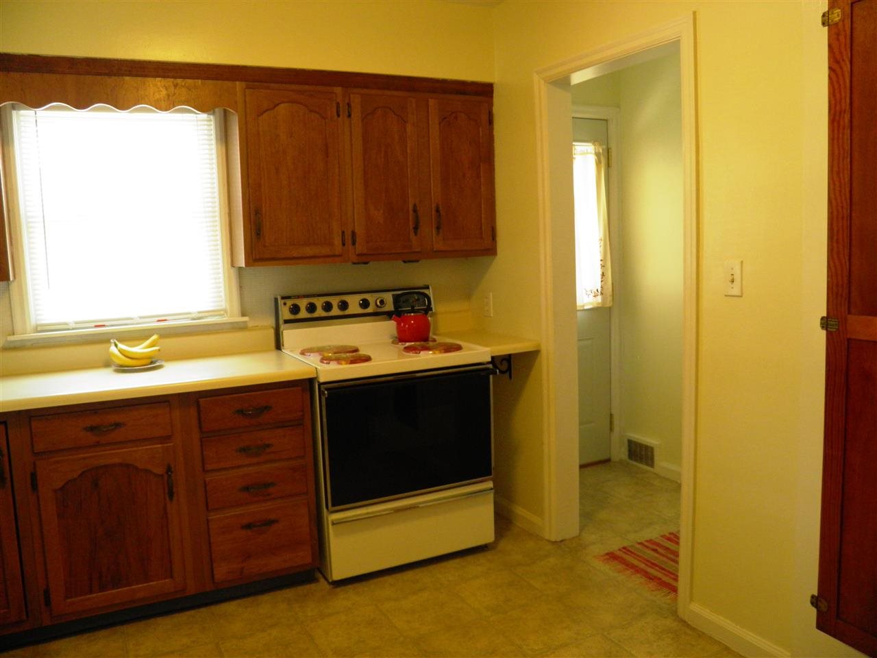 1021 N Spring St, Evansville, IN 47711 photo 5