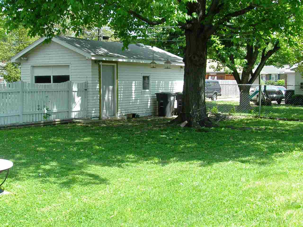 1021 N Spring St, Evansville, IN 47711 photo 27