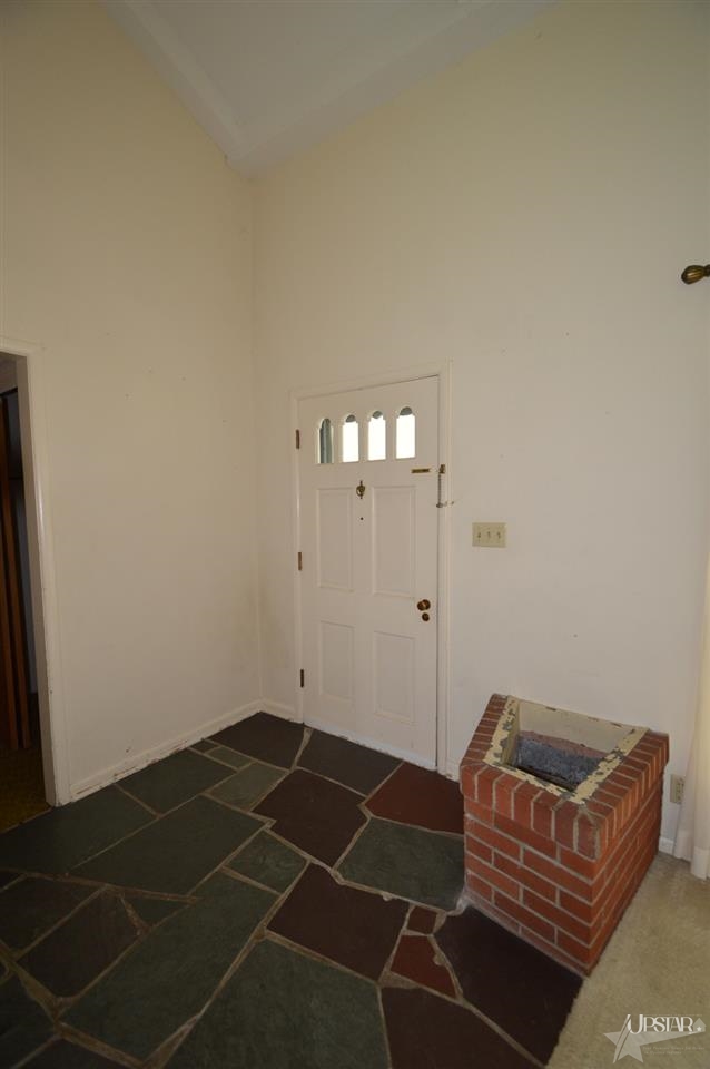 5811 Homewood Dr, Fort Wayne, IN 46825 photo 8