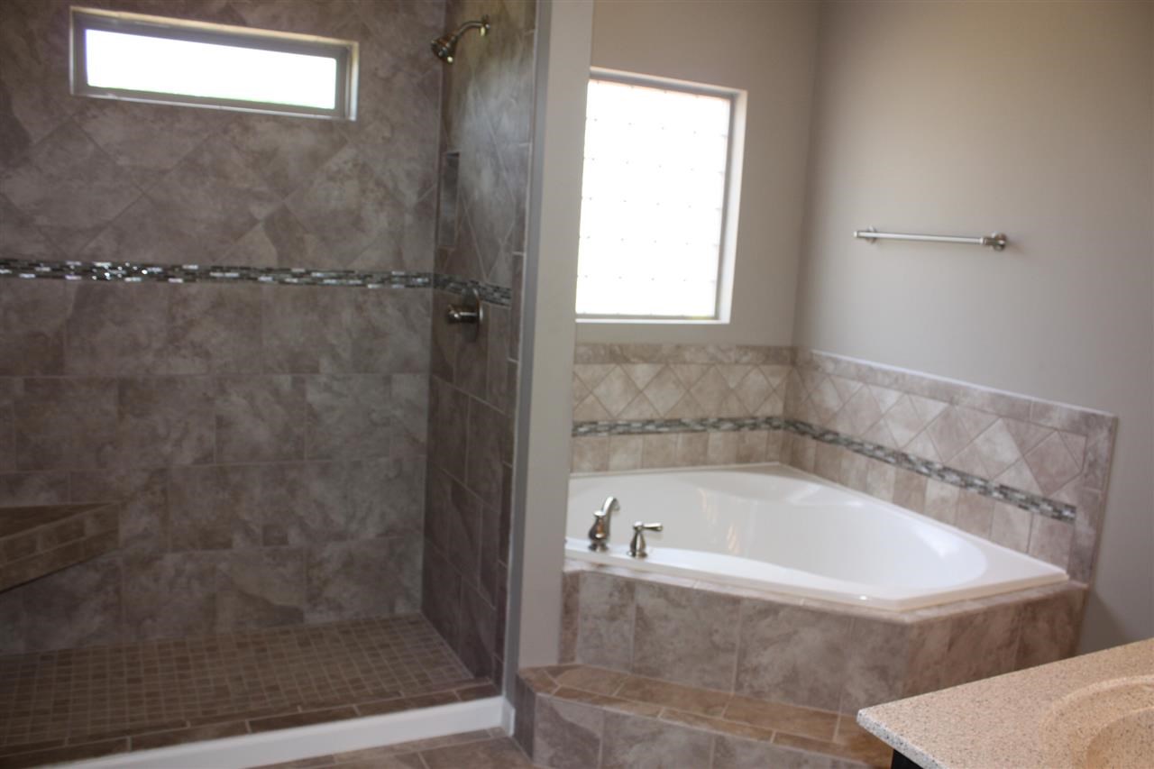 615 Bluegrass Trl, Kokomo, IN 46901 photo 7