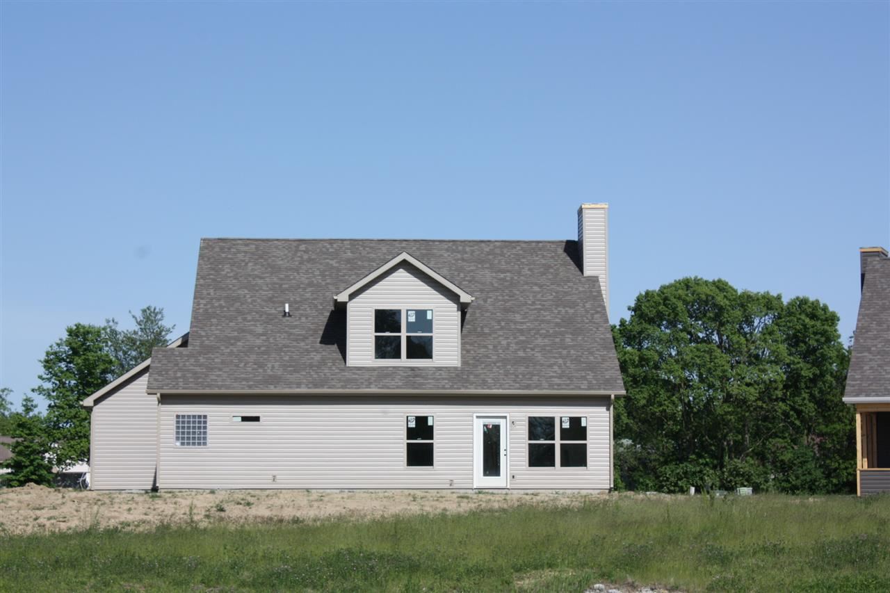 615 Bluegrass Trl, Kokomo, IN 46901 photo 2