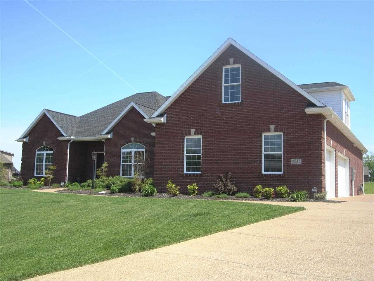 8037 Pelican Pointe Dr, Evansville, IN 47725 photo 1