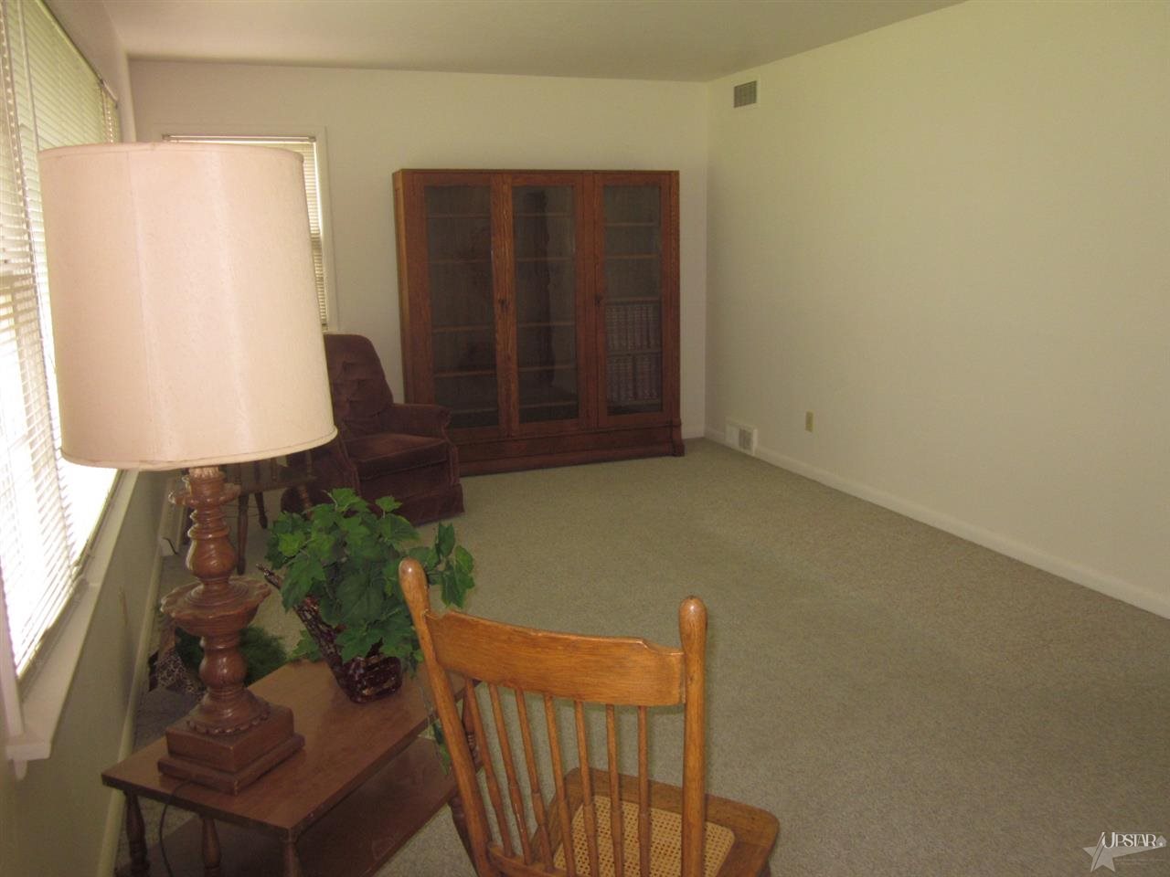4272 Albert Dr, Fort Wayne, IN 46835 photo 2