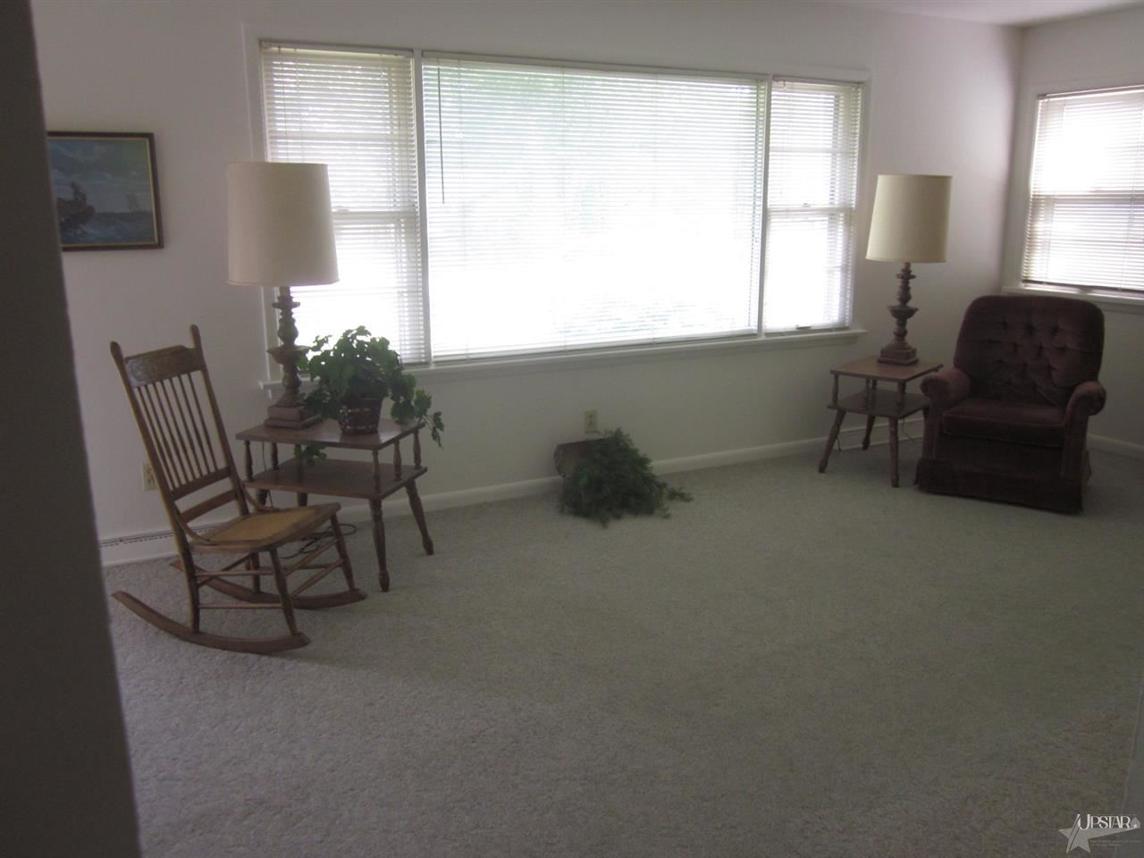 4272 Albert Dr, Fort Wayne, IN 46835 photo 3