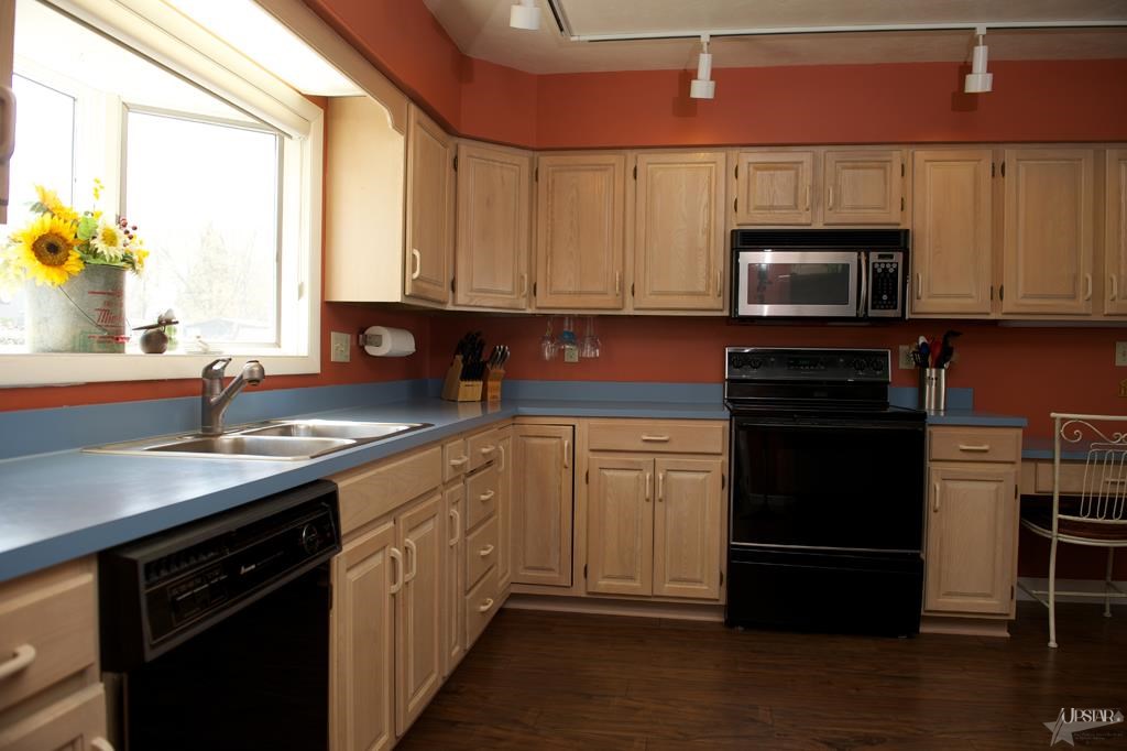 6686 E Waco Dr, Syracuse, IN 46567 photo 11