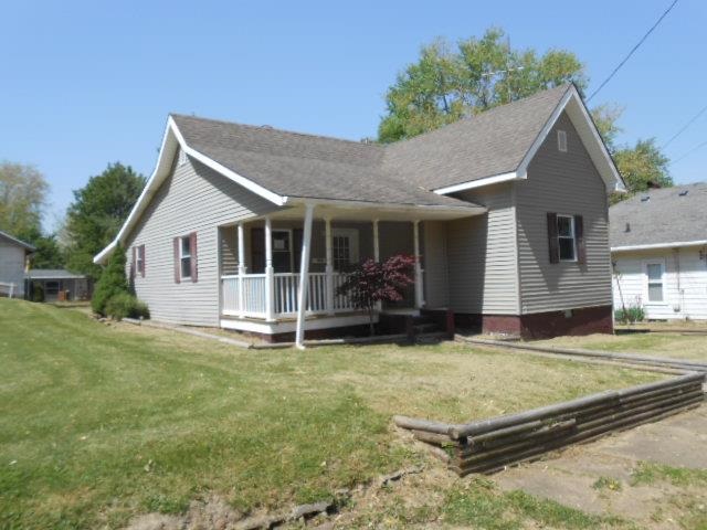 404 N 12th St, Petersburg, IN 47567 photo 2