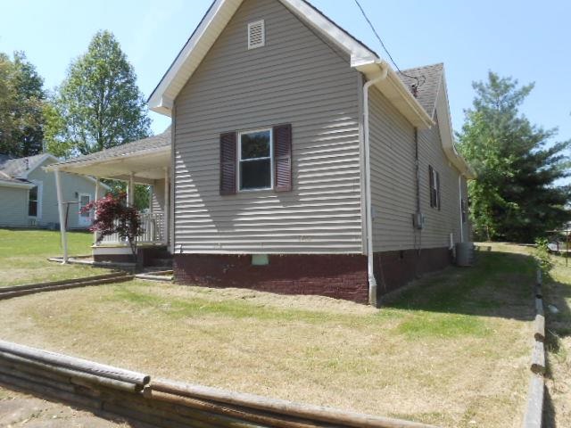 404 N 12th St, Petersburg, IN 47567 photo 1