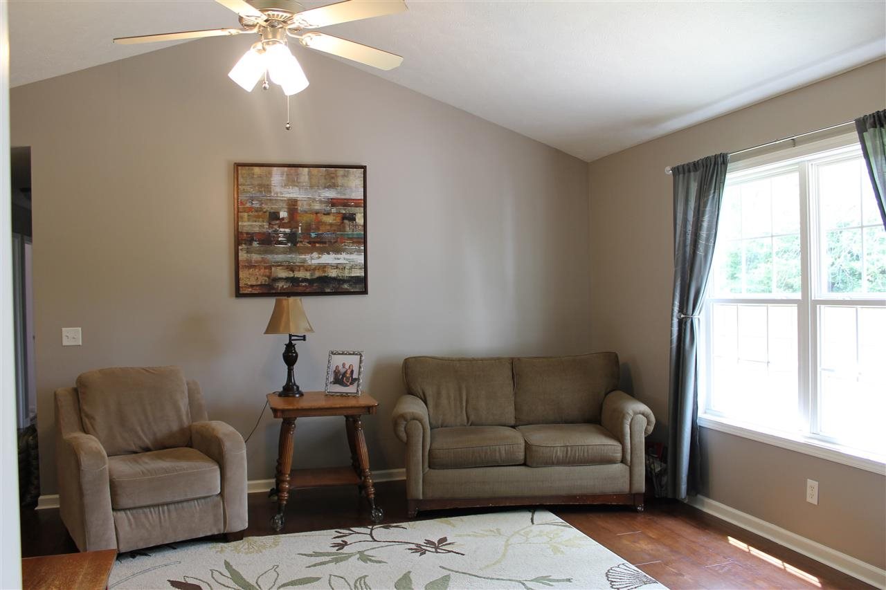 10669 Tecumseh Dr, Newburgh, IN 47630 photo 2