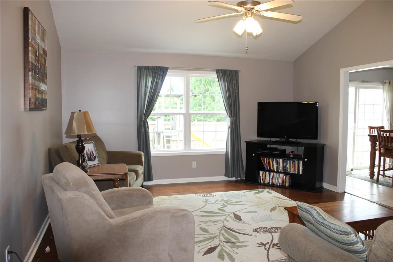 10669 Tecumseh Dr, Newburgh, IN 47630 photo 7