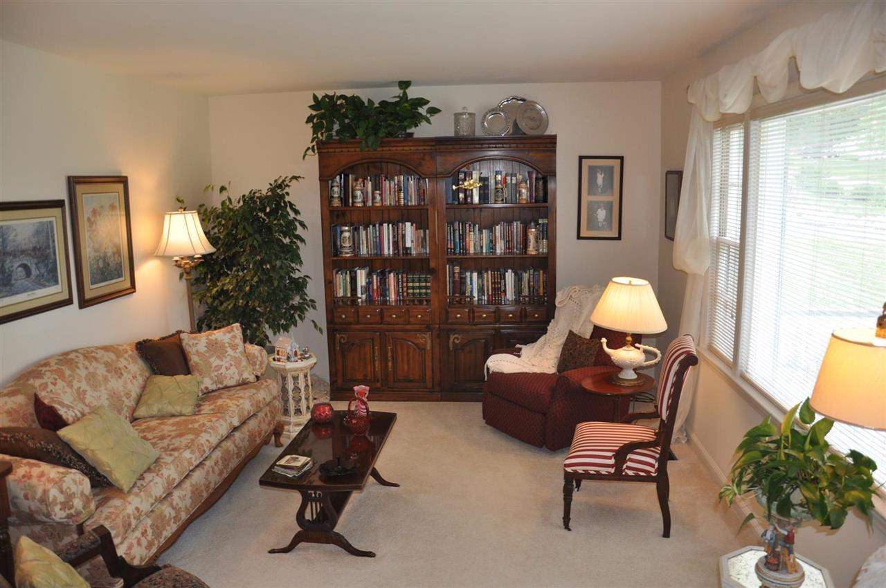 3200 Folz Ln, Evansville, IN 47720 photo 2