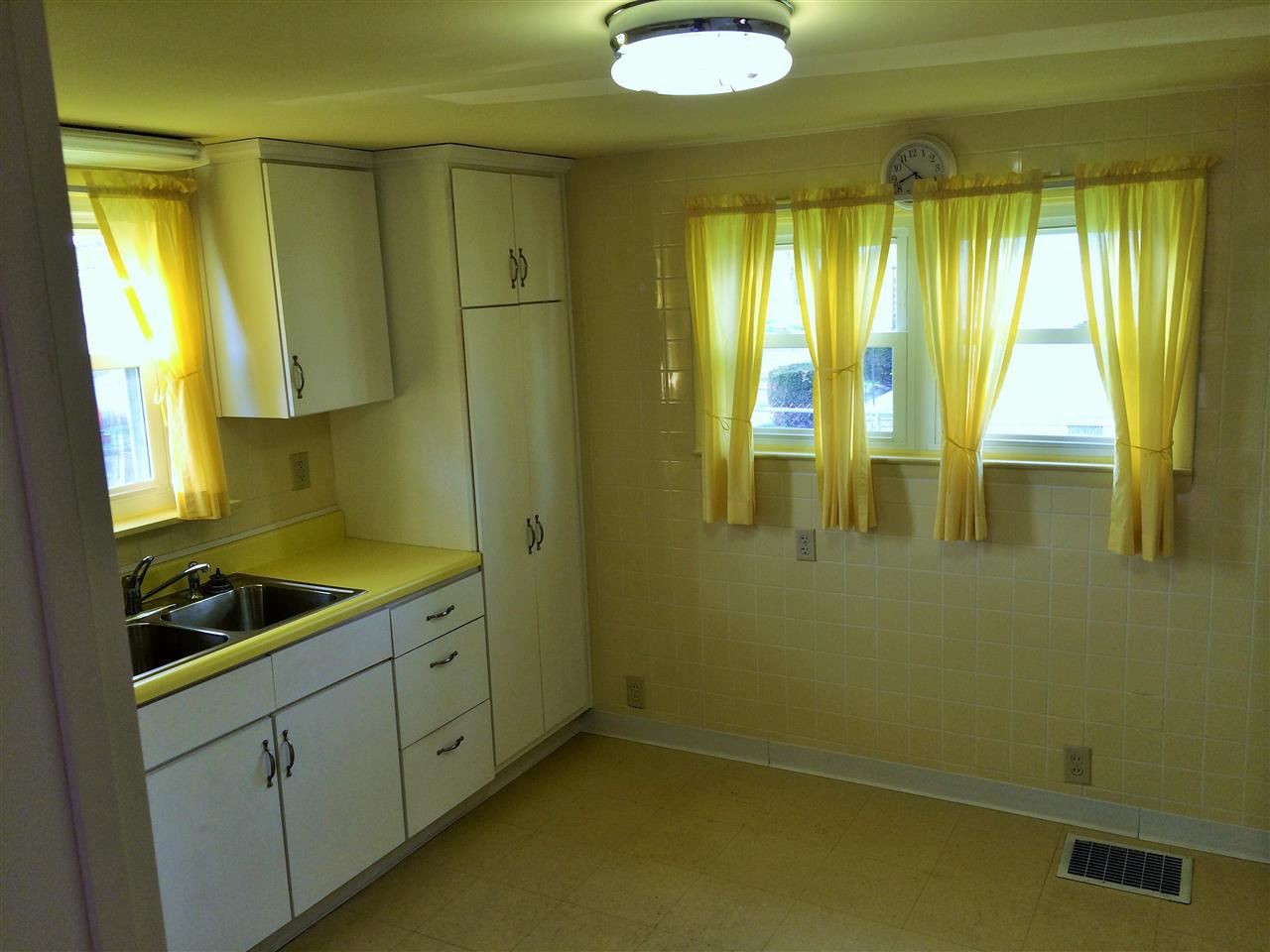 224 W 9th St, Marion, IN 46953 photo 6