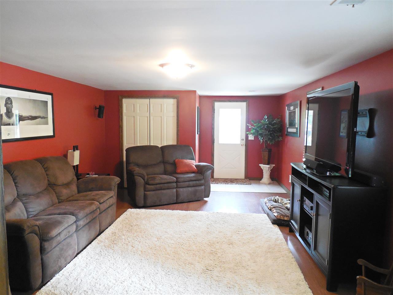 11350 Vixen Dr, Evansville, IN 47712 photo 3