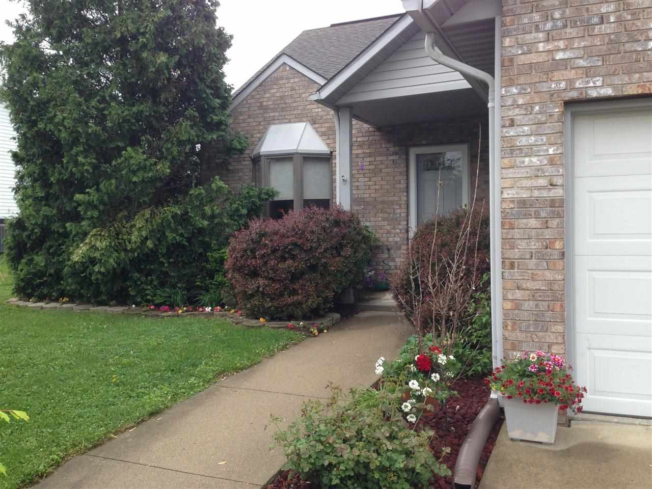 211 Beechwood Dr, Ellettsville, IN 47429 photo 2