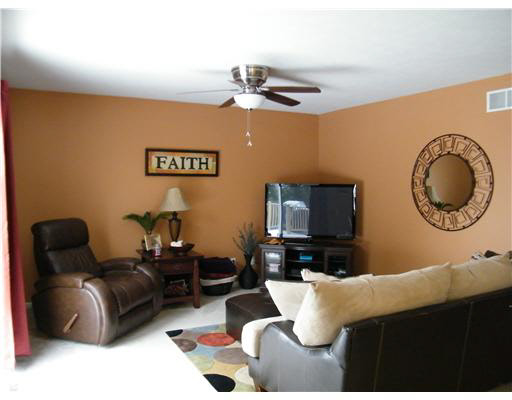 1201 Far Pond Cir, Mishawaka, IN 46544 photo 3