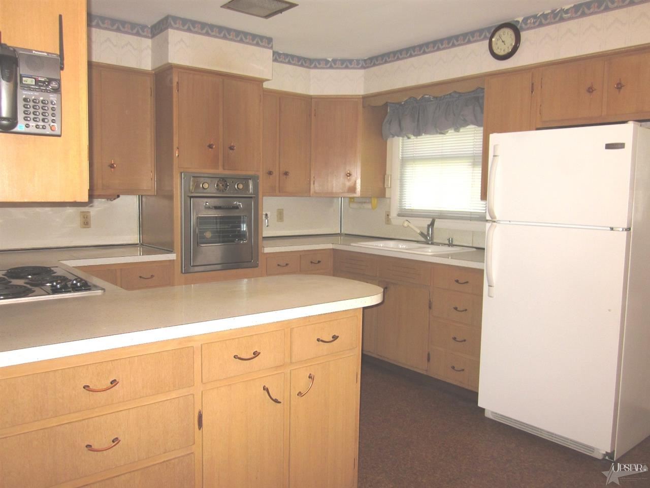 2805 Castle Dr, Fort Wayne, IN 46816 photo 3