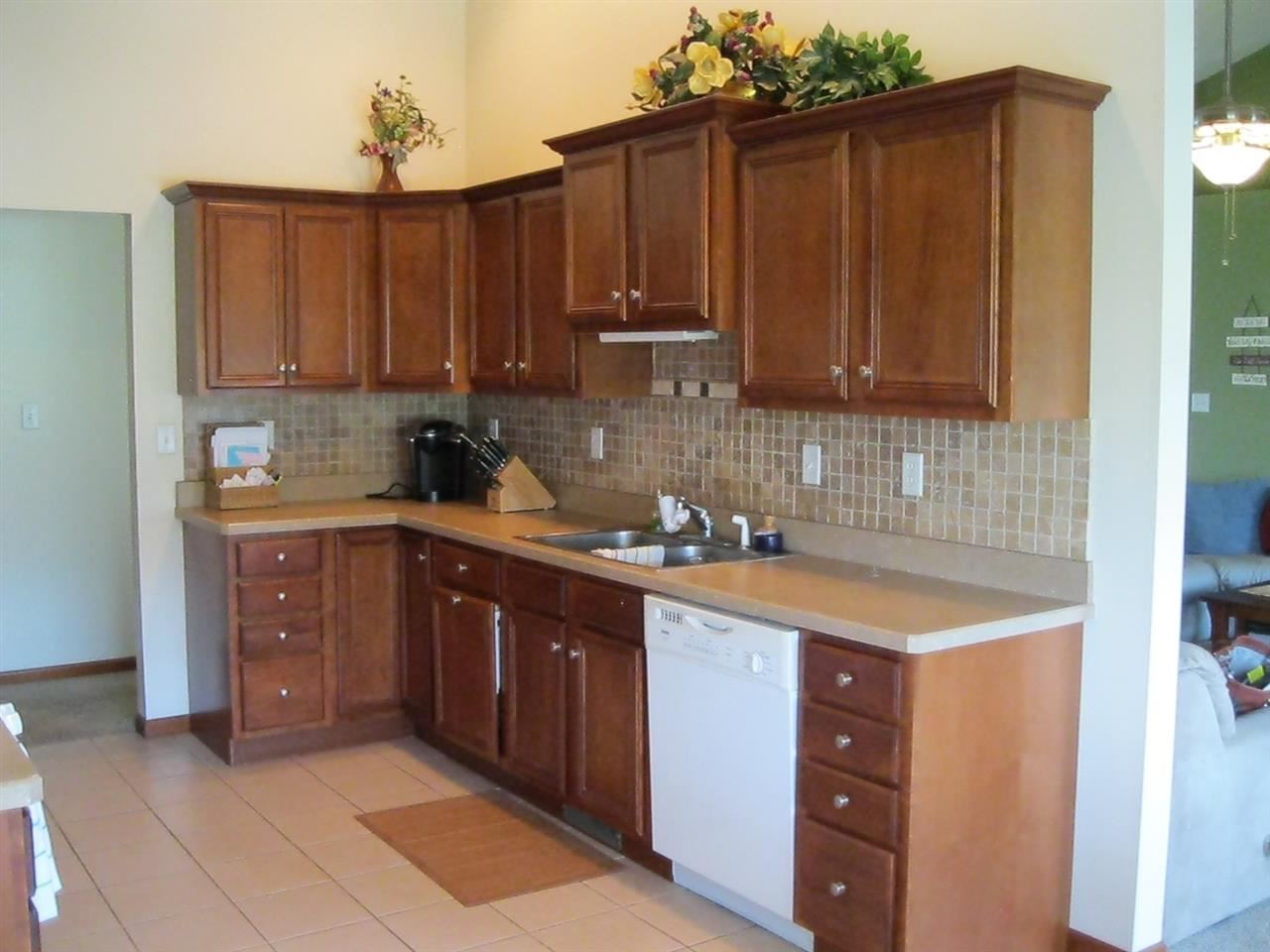 56044 Farmington Dr, Middlebury, IN 46540 photo 5
