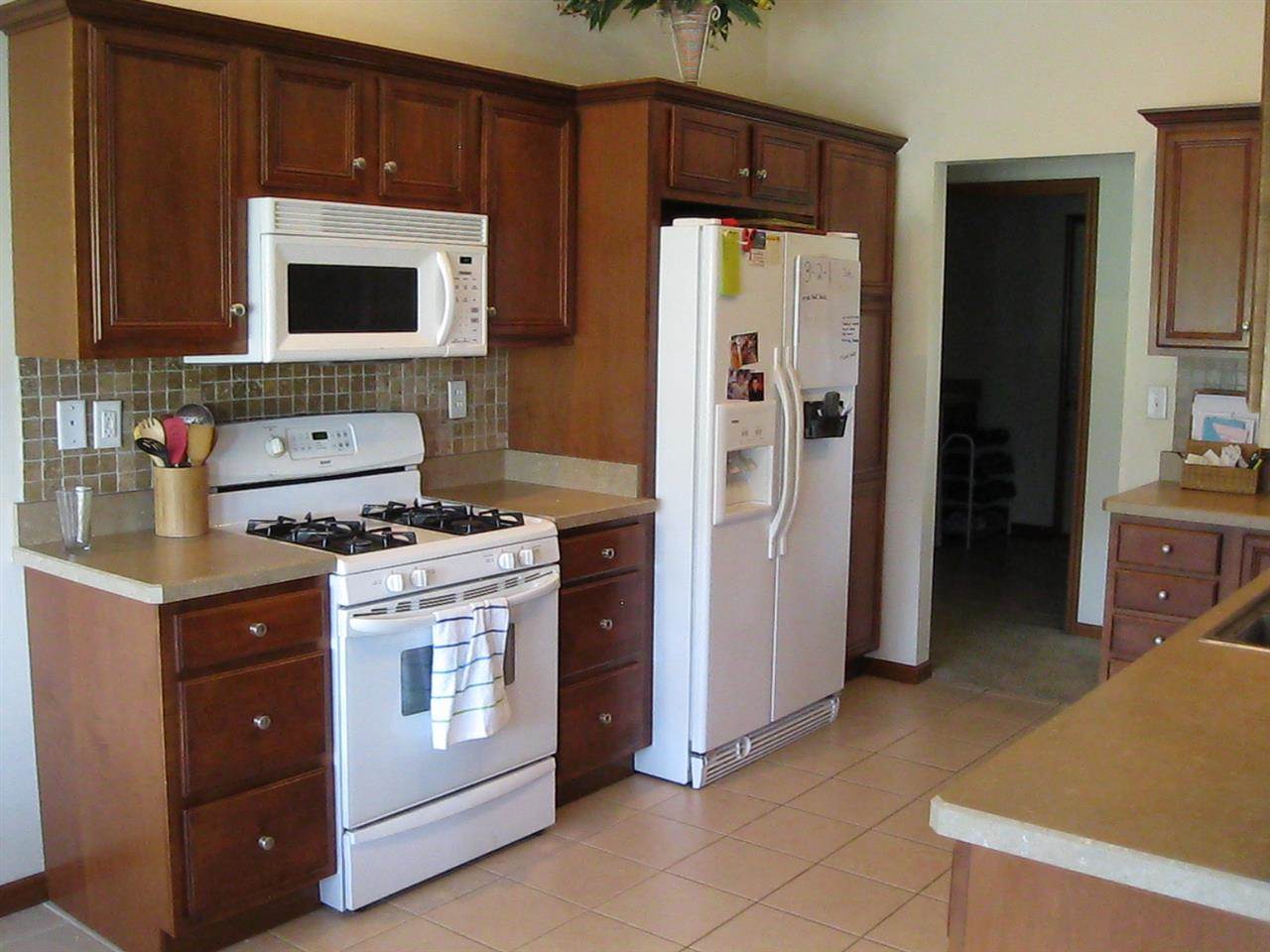 56044 Farmington Dr, Middlebury, IN 46540 photo 4