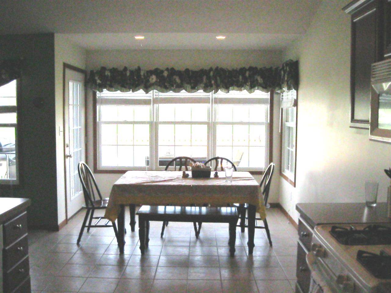 56044 Farmington Dr, Middlebury, IN 46540 photo 6
