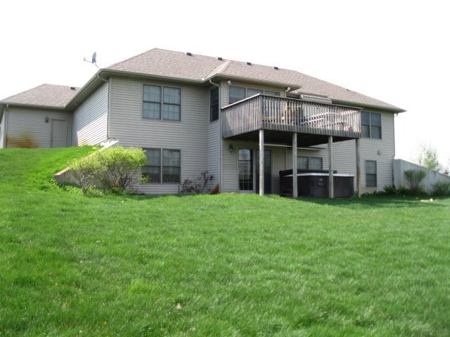 56044 Farmington Dr, Middlebury, IN 46540 photo 3