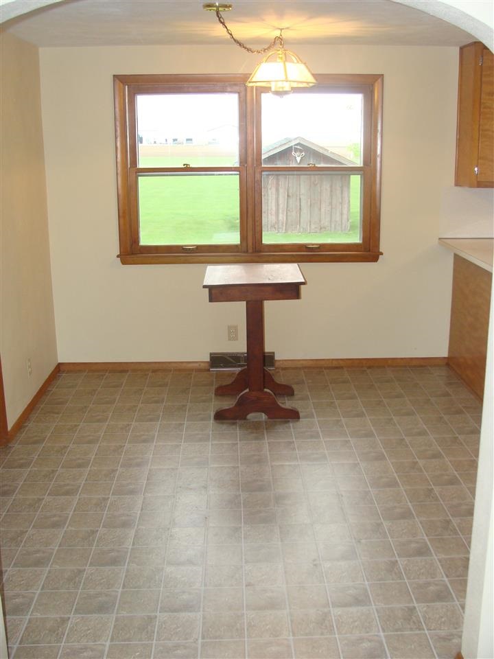 711 S Willow St, Flora, IN 46929 photo 8