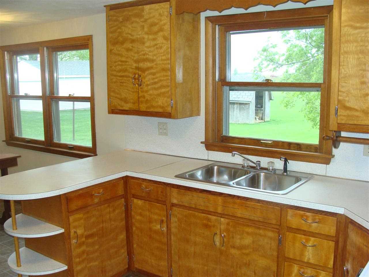 711 S Willow St, Flora, IN 46929 photo 6