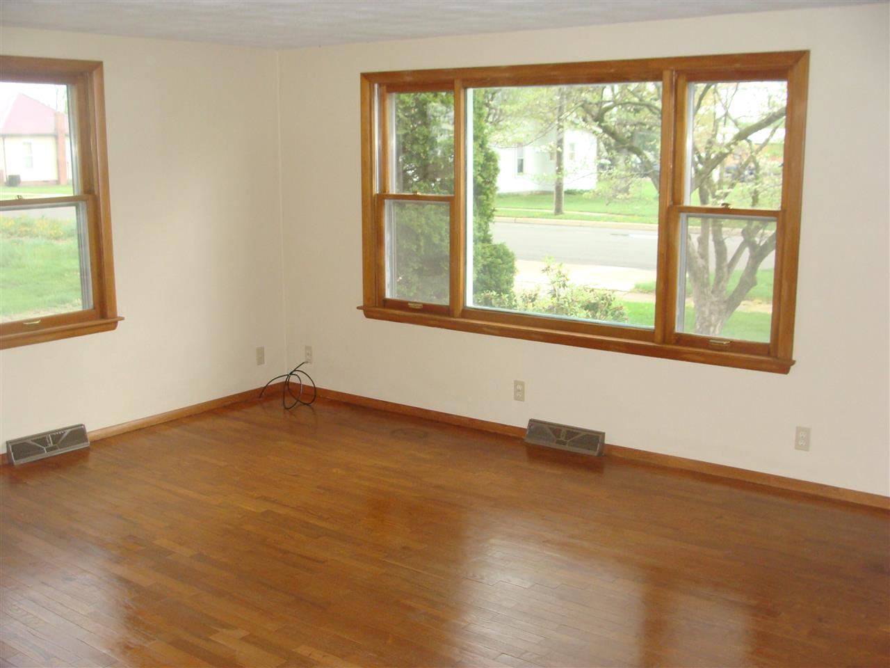 711 S Willow St, Flora, IN 46929 photo 10