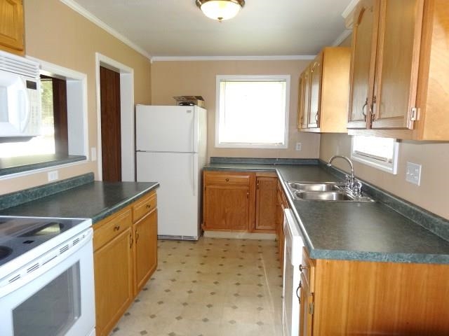 1421 W 3rd St, Marion, IN 46952 photo 2