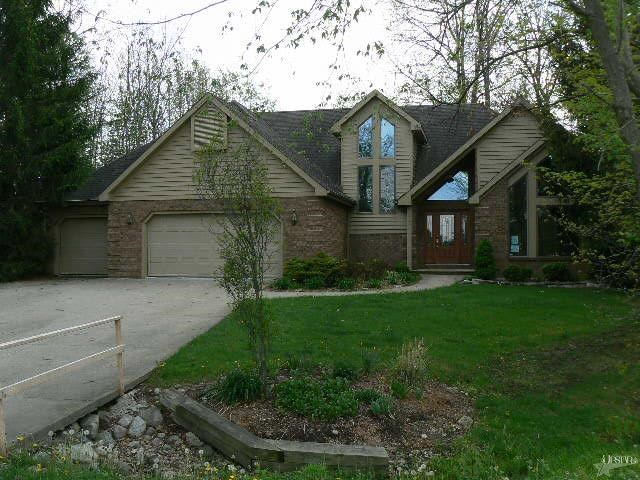 8204 Fieldcrest Ct, Fort Wayne, IN 46825 photo 1