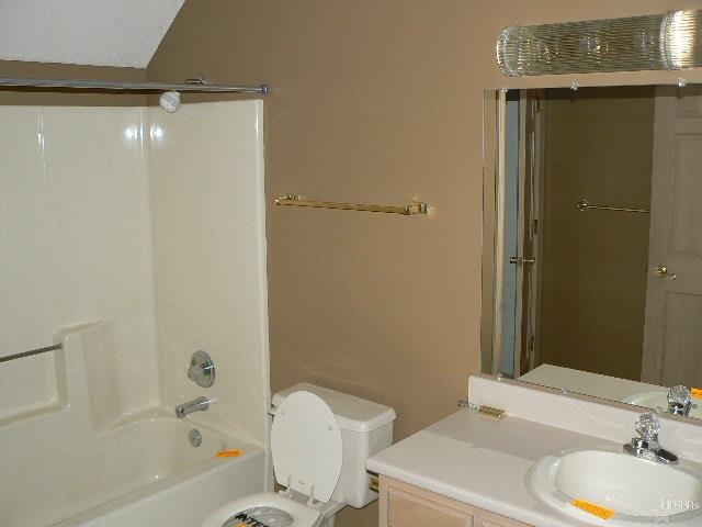 8204 Fieldcrest Ct, Fort Wayne, IN 46825 photo 10